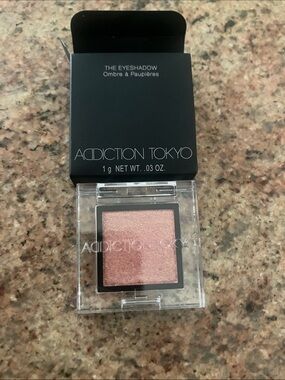 Addiction Tokyo Shimmery Rose-Pink Single Eyeshadow